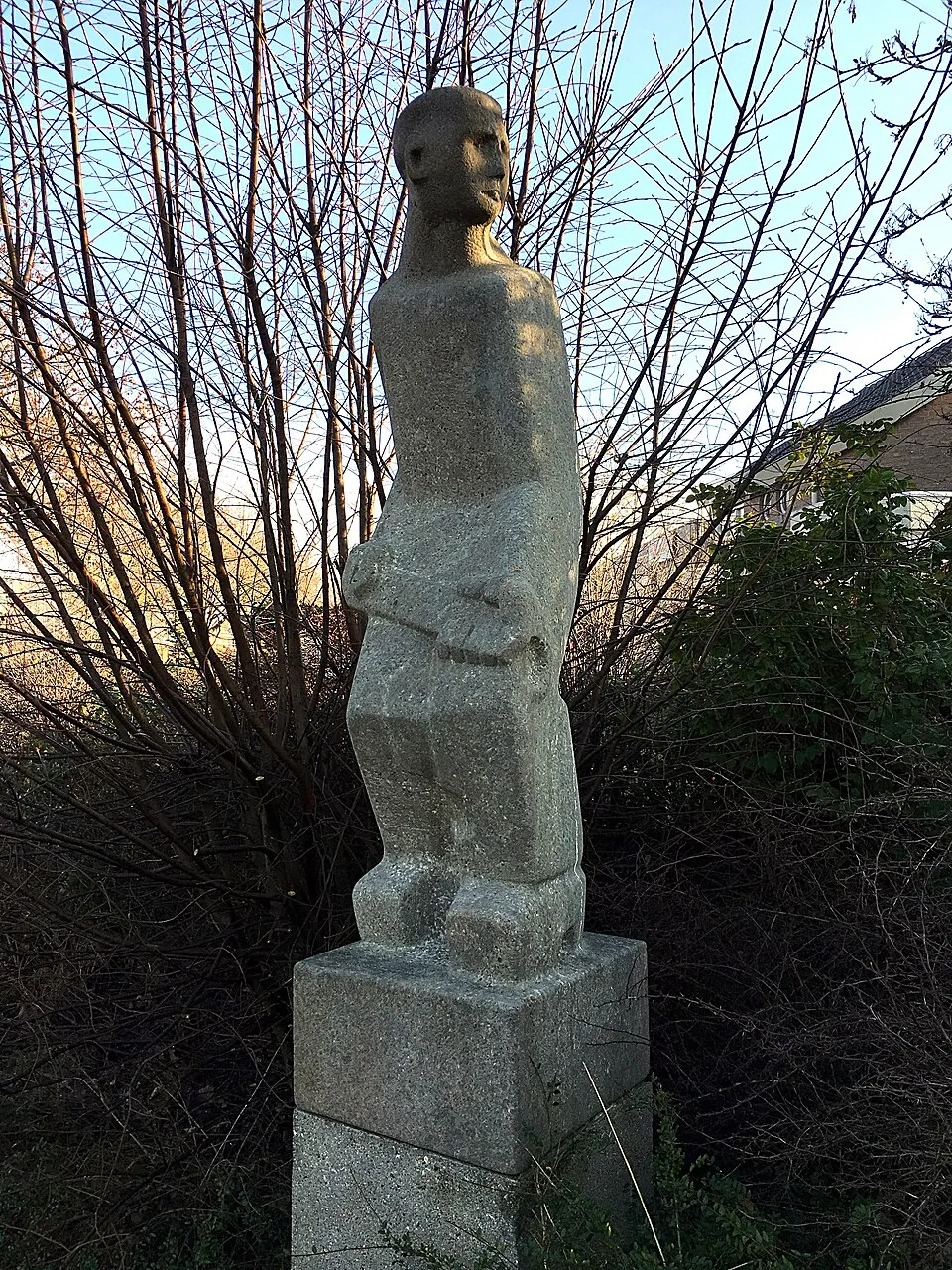 Standbeeld De Turfsteker van Theo van Brunschot in Deurne
